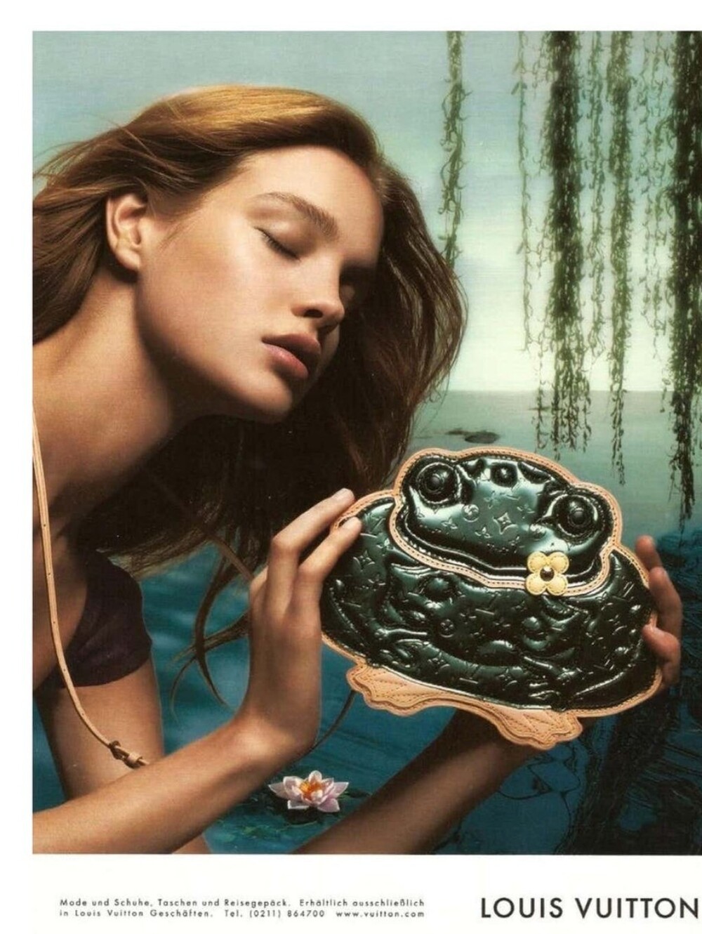 LOUIS VUITTON GREEN VERNIS CONTE DE FEES FROG BAG